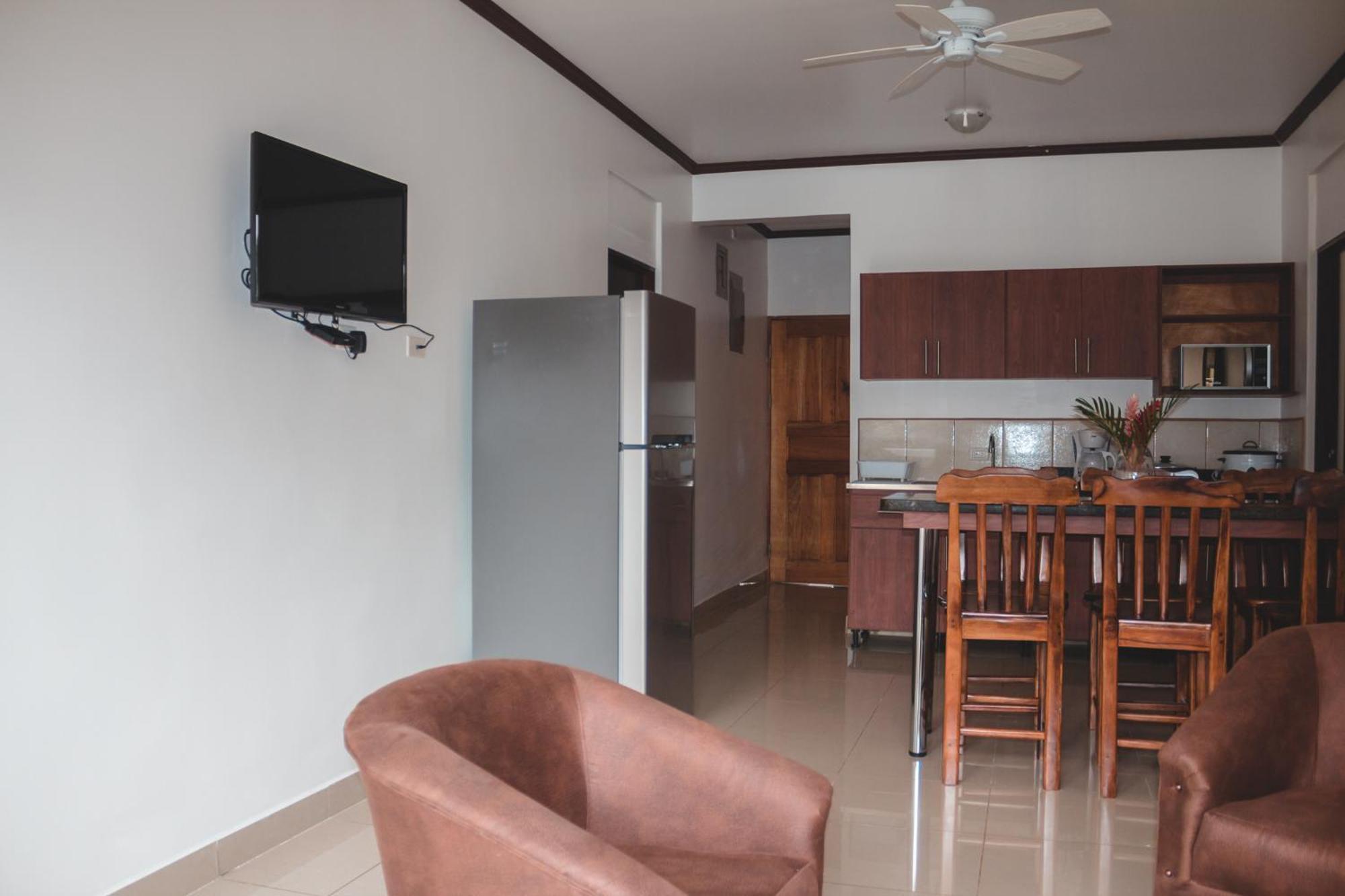 Hotel Arenas En Punta Leona Playa Agujas Luaran gambar