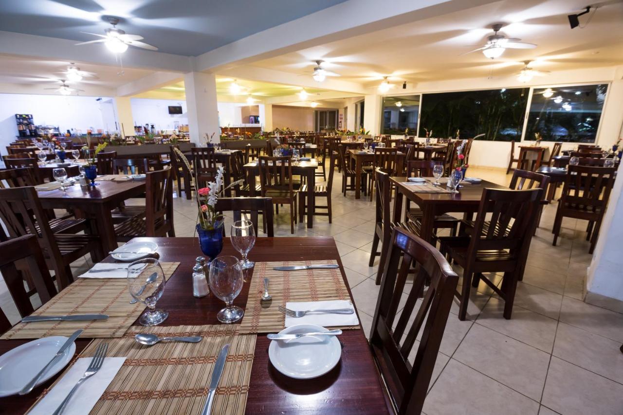 Hotel Arenas En Punta Leona Playa Agujas Luaran gambar