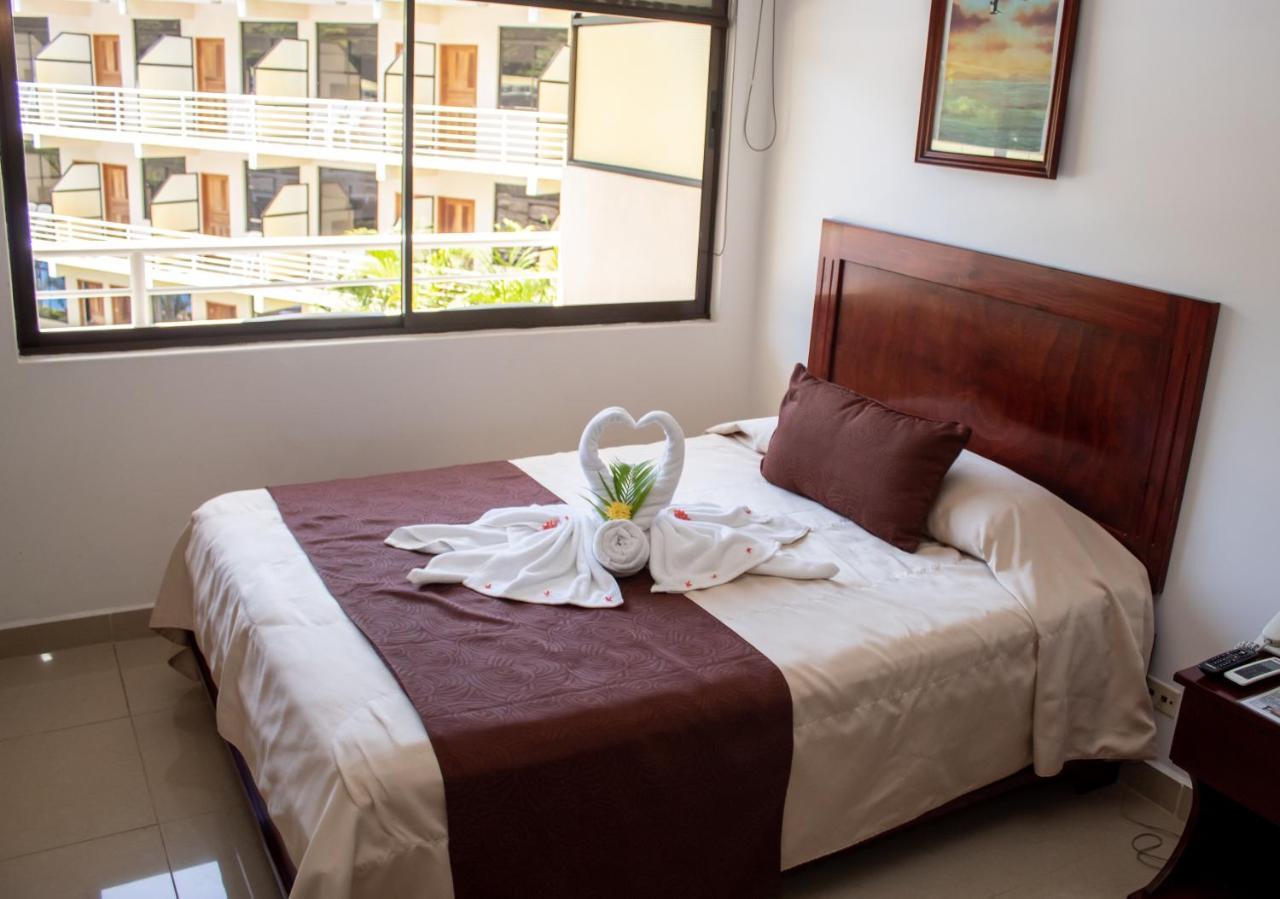 Hotel Arenas En Punta Leona Playa Agujas Luaran gambar